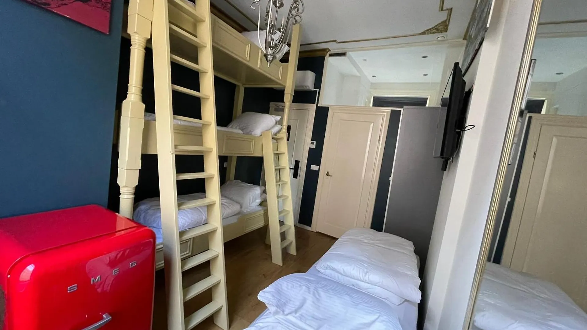 Amsterdam Rembrandt Square City Center Hotel 3*,  Ολλανδία